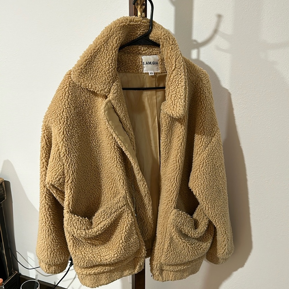 I am GIA Sherpa jacket